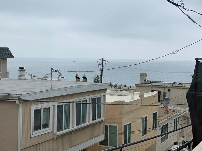 Building Photo - 213 Rosecrans Pl