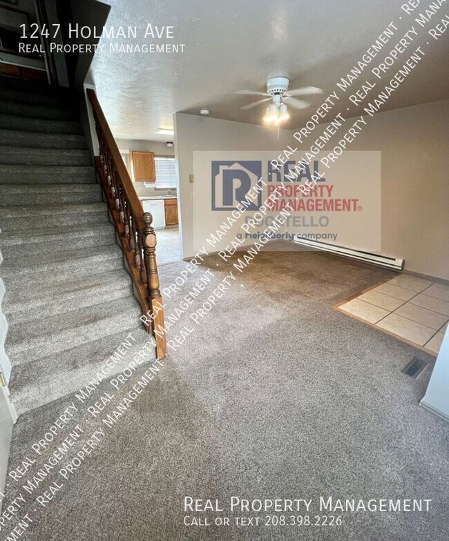 Building Photo - 1247 Holman Ave