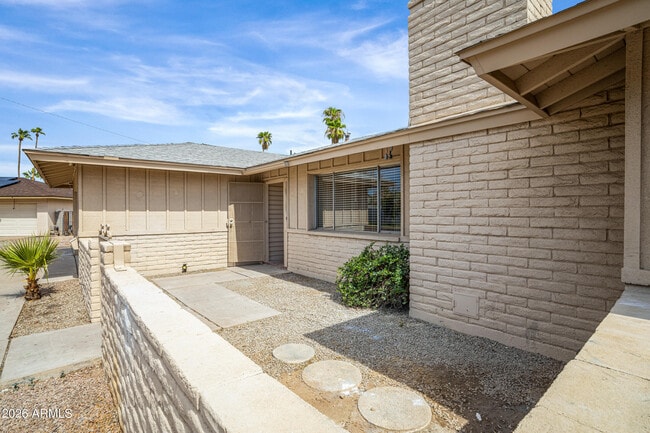 Foto del edificio - 3921 S Kenneth Pl