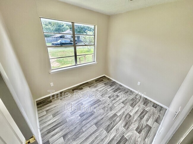 Foto del edificio - 407 N Ash Ave