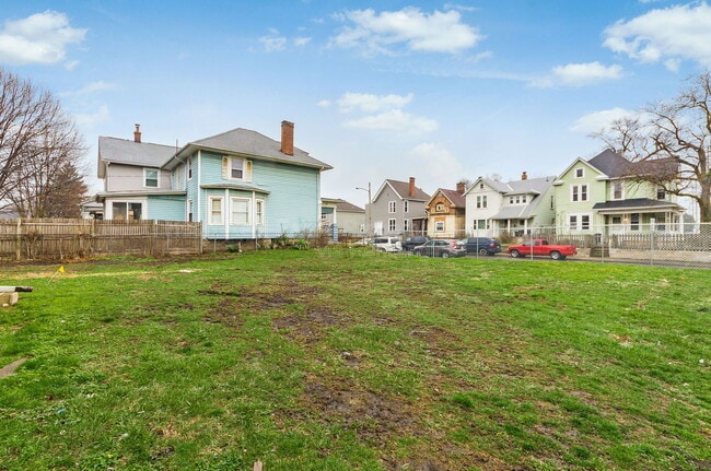 Building Photo - 1044 Sullivant Ave