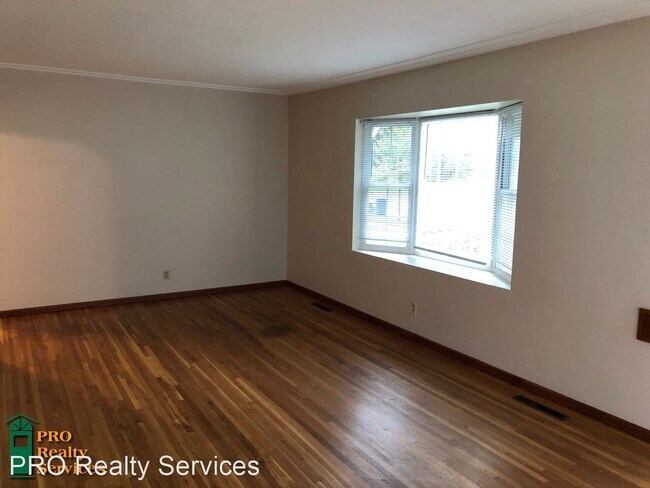 Building Photo - 3 br, 1 bath House - 2133 Clear Ave