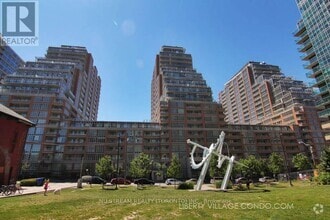 Building Photo - 75-475 E Liberty St