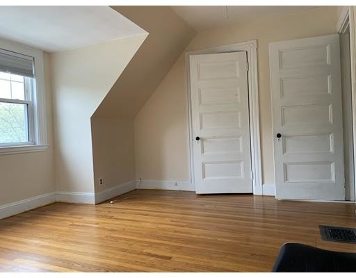 Foto del edificio - 495 Heath St