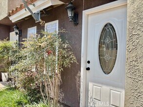 Building Photo - 686 Park Dr