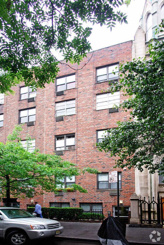 Foto del edificio - 317 W 22nd St