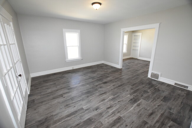 Building Photo - 545 Hammond Ave