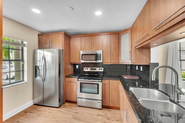 Building Photo - 2615 SW 81st Terrace