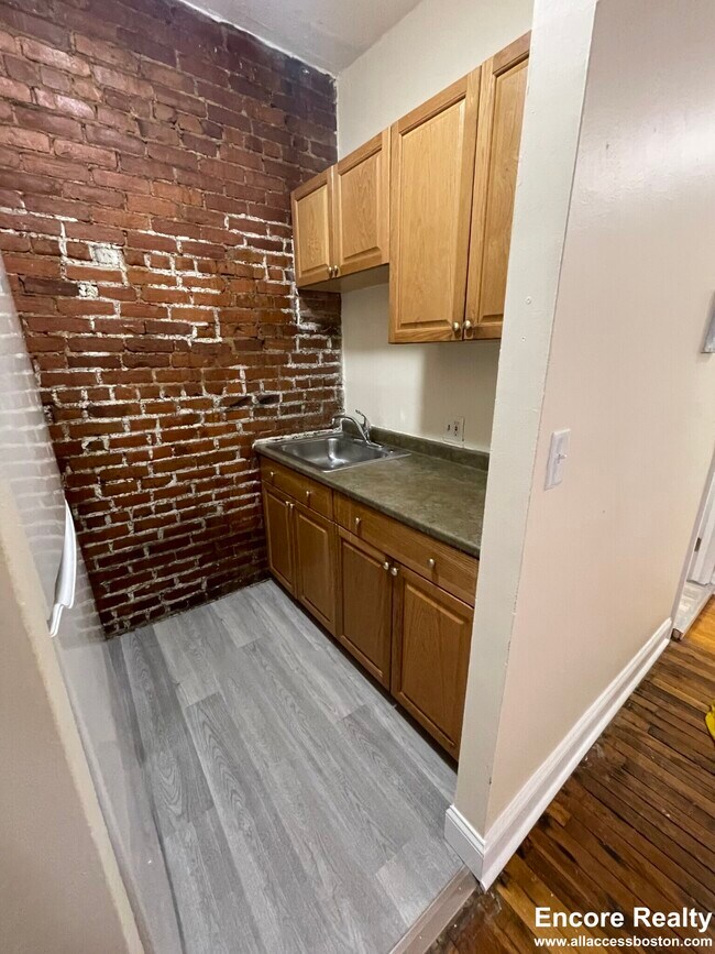 Building Photo - 892 Huntington Ave