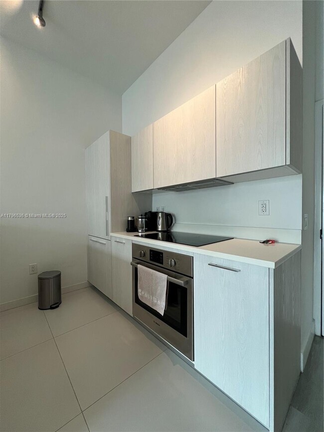 Foto del edificio - 501 NE 31st St