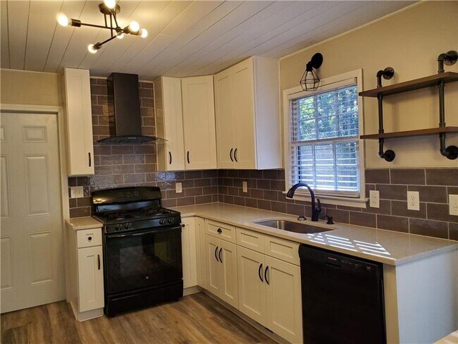 Building Photo - 250 Cedar Mill Ln