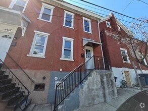 Building Photo - 406 Pawnee St