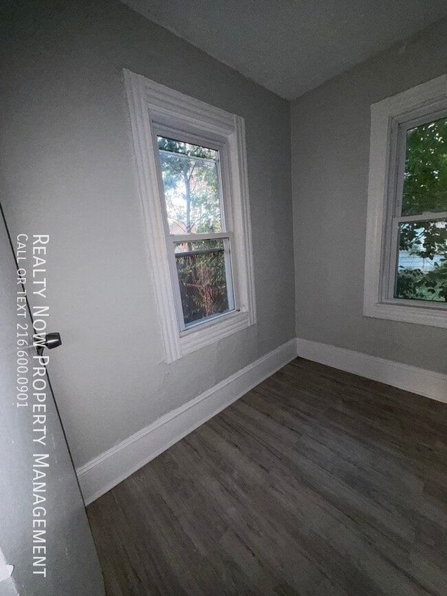 Building Photo - 3507 Carlyle Ave