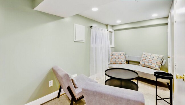 Photo - 1402 Trinidad Ave NE Apartment