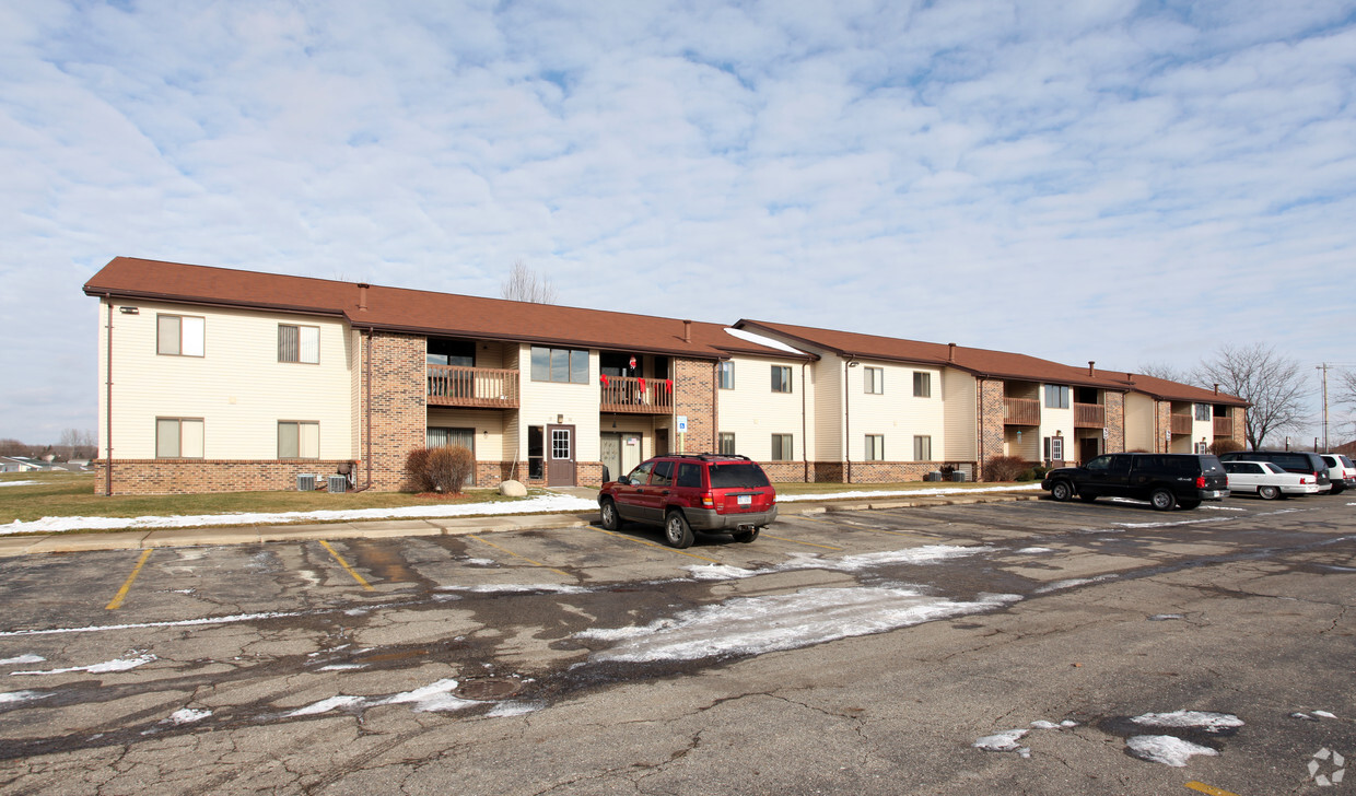 Building Photo - Willow Tree Apartments