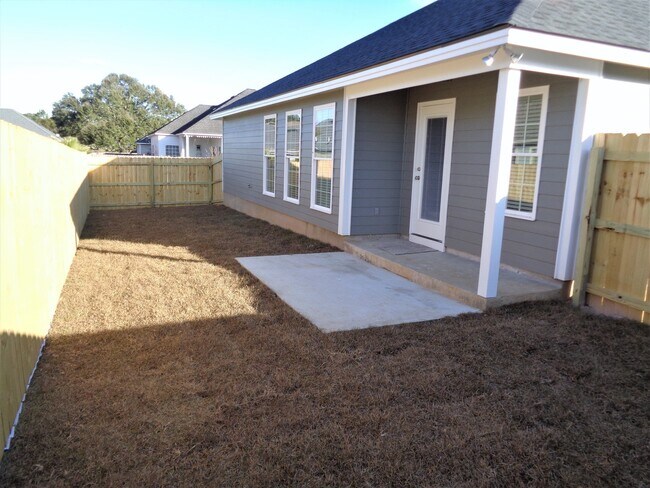 Foto del edificio - Elegant Southern Comfort: Your Dream Home ...