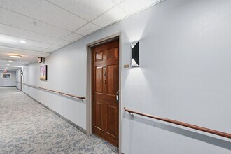 Building Photo - 10330 W Thunderbird Blvd