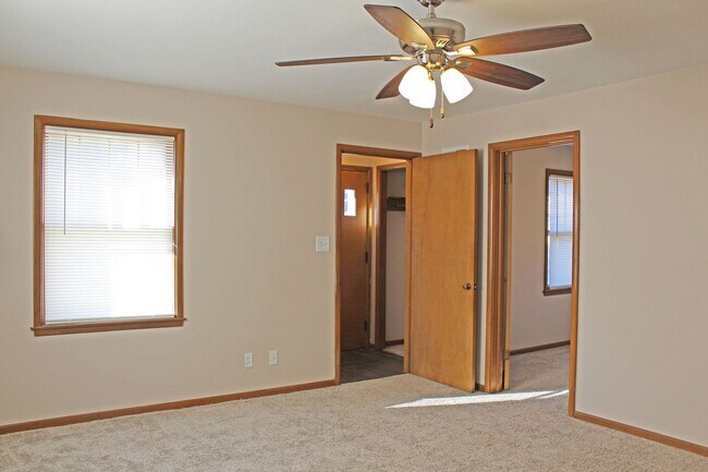 Building Photo - 2-Bedroom, 1-Bath House for Rent