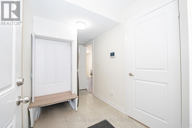 Building Photo - 2638 Castlegate Crossing