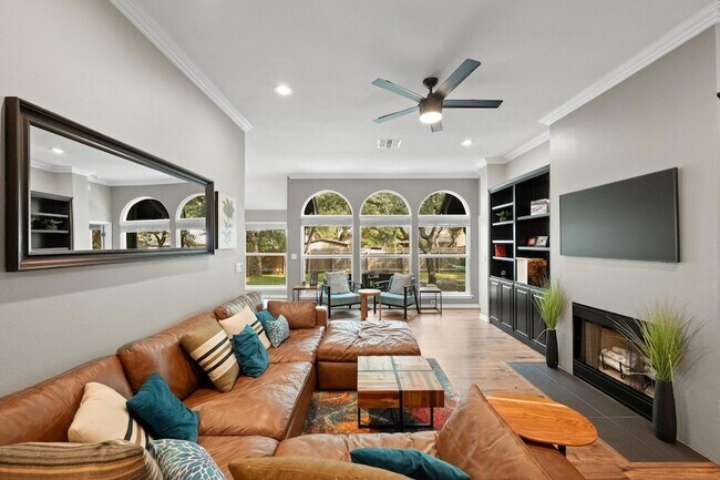 Foto del edificio - 8716 Bobcat Dr