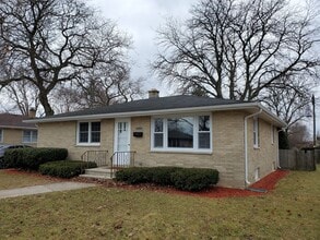 Building Photo - 3216 24th Ave