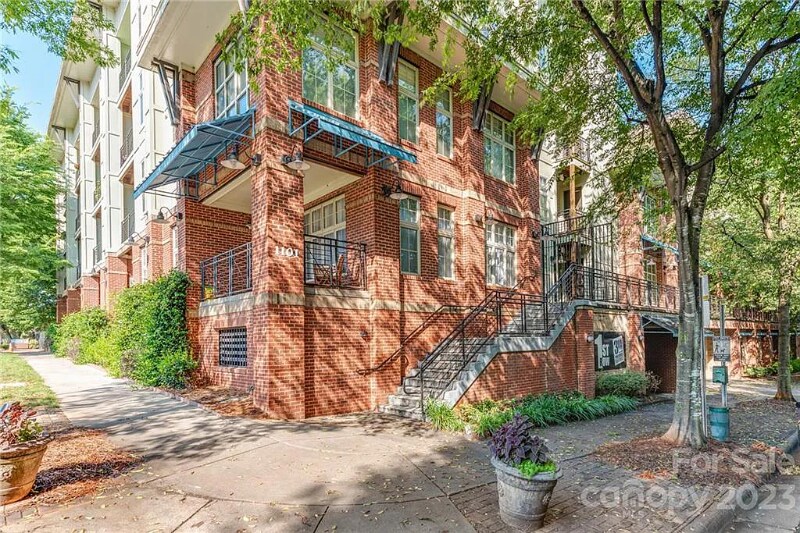 1101 W 1st St Unit 319, Charlotte, NC 28202 Room for Rent in