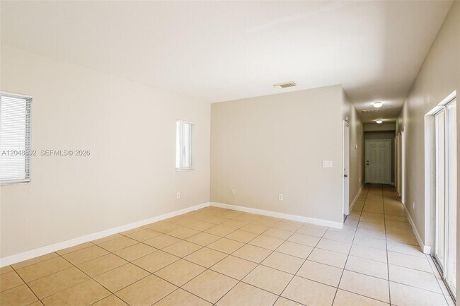 Foto del edificio - 216 SE 32nd Terrace