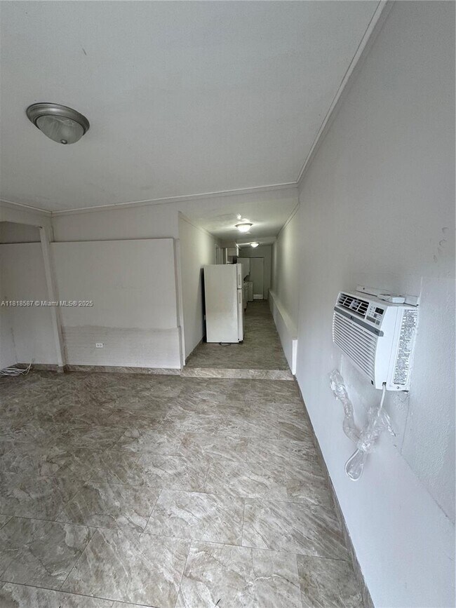 Foto del edificio - 2075 NE 135th Terrace