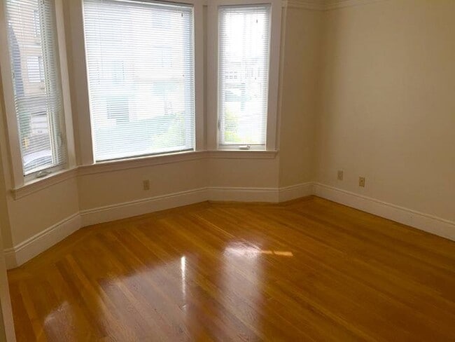 Building Photo - 2240 Balboa St