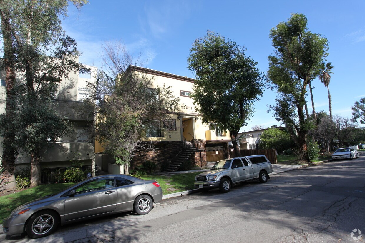 Building Photo - 22651 Del Valle St