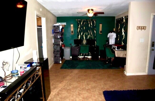 Foto del edificio - 5715 Hirondel