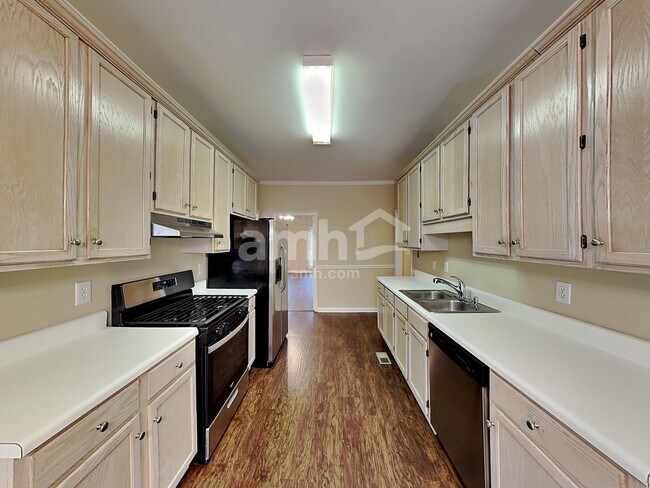 Foto del edificio - 1302 Dungan Dr NW