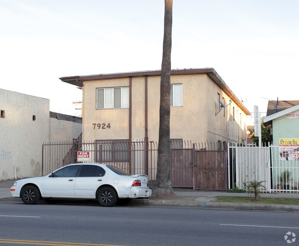 Building Photo - 7924 S Main St