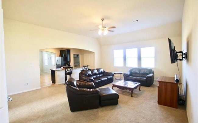 Building Photo - 2227 Leonetti Ln