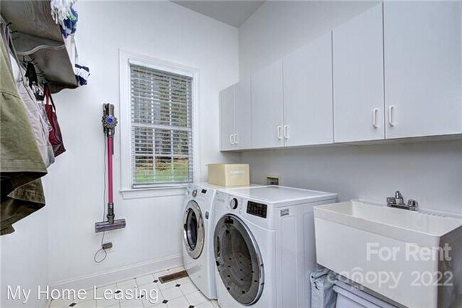 Building Photo - 5 br, 4 bath House - 5509 Piper Glen Dr