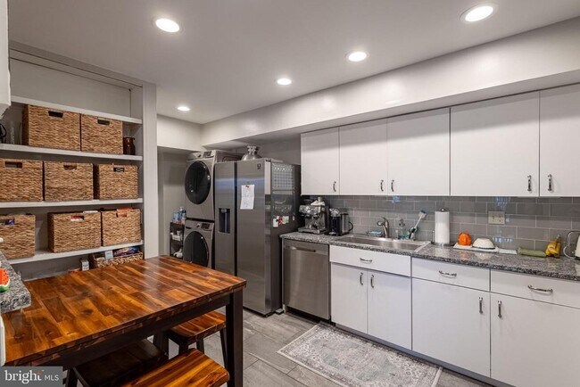 Foto del edificio - 3202 Old Post Dr