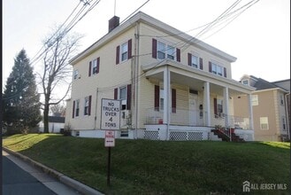 Building Photo - 187 Main St