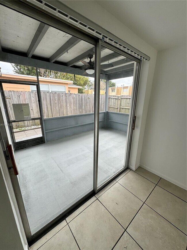 Foto del edificio - 6311 Moseley St