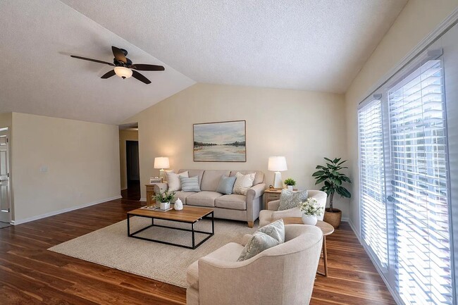 Building Photo - 902 Veryfine Dr