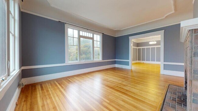 Building Photo - 597 11th Avenue