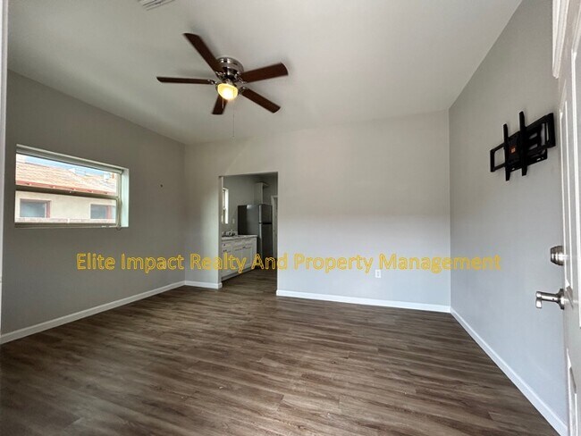 Building Photo - 1330 N Tyndall Ave