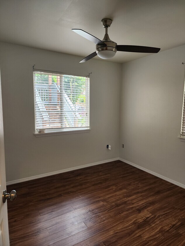 Primary Photo - 60 Halili Ln