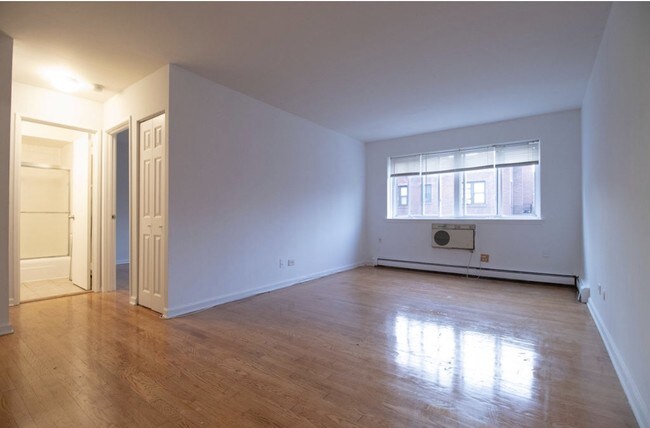 Foto del edificio - 5746 N Sheridan Rd