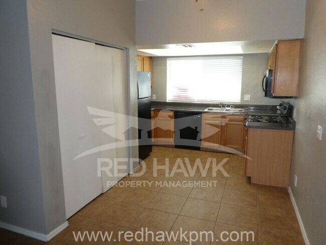 Building Photo - 10814 N 16th Ave