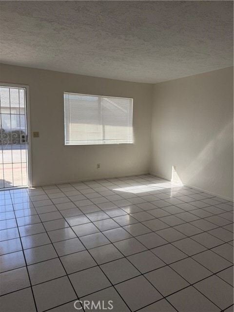 Foto del edificio - 16230 Sequoia St