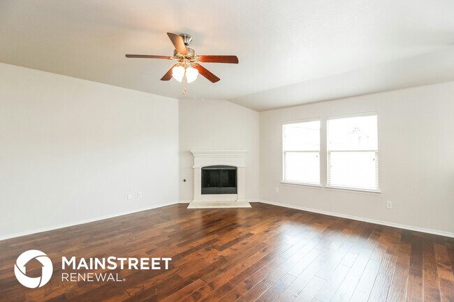 Foto del edificio - 1014 Lake Grove Dr