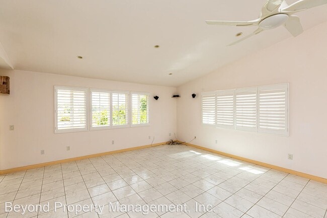 Building Photo - 3 br, 3.5 bath House - 7742 Madrilena Way