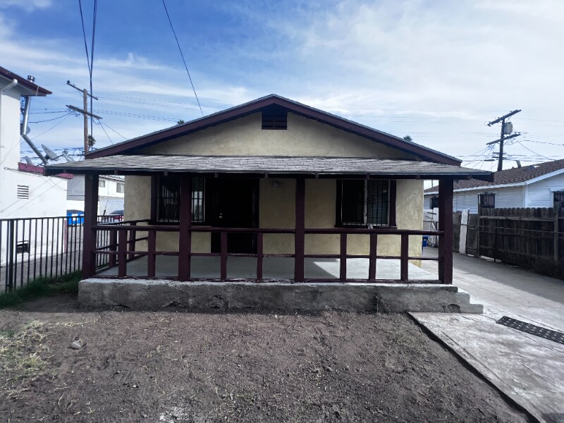 Primary Photo - 5850 Estrella Ave