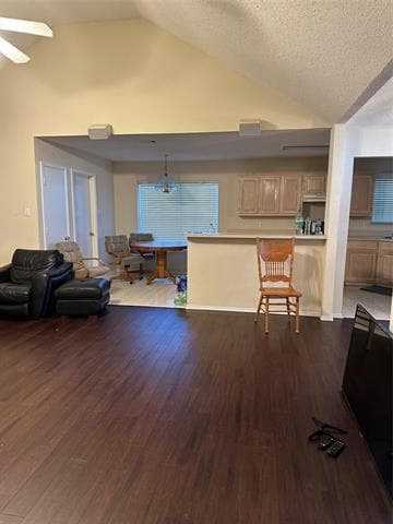 Foto del edificio - 554 Valley View Dr