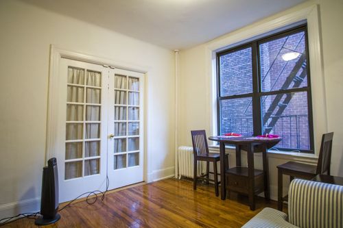Primary Photo - 321 W 22nd St